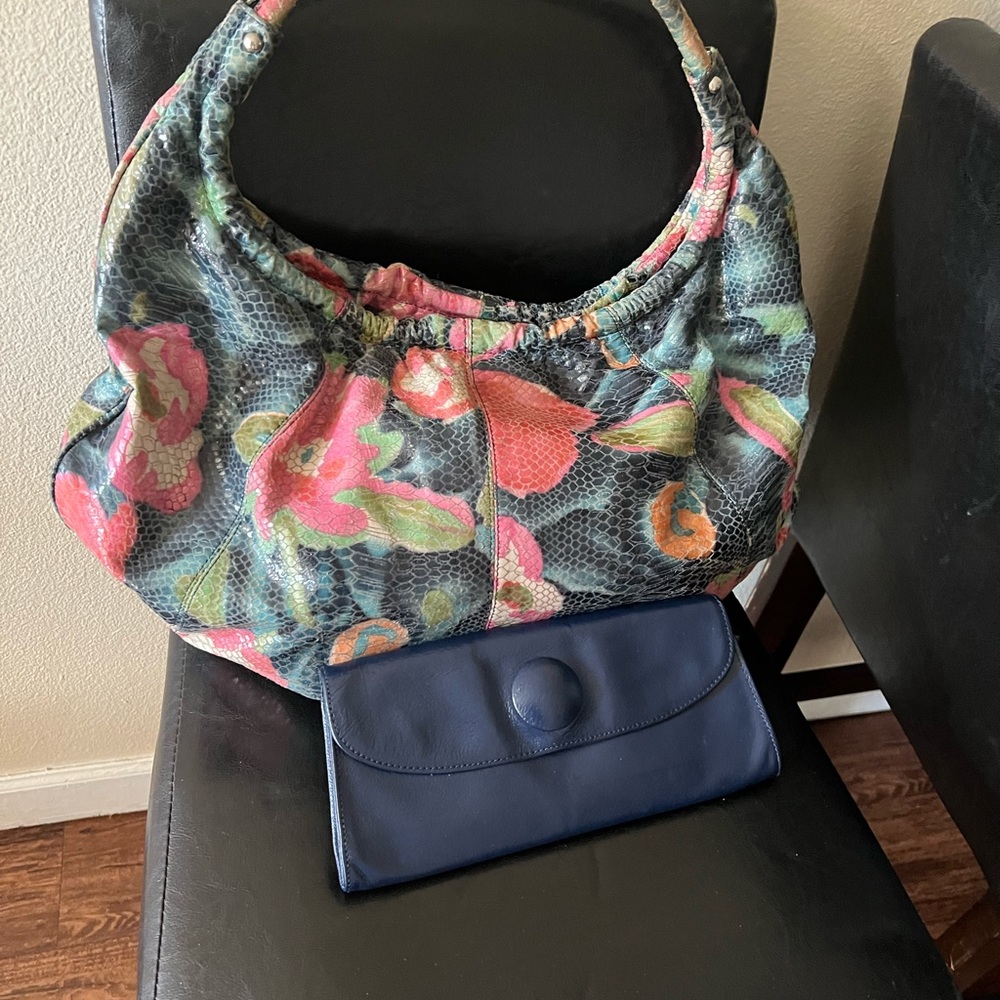 Hobo bag & clutch wallet🩷 Beautiful rare find!!!